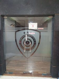 solusi pemasanagn sticker sandblast